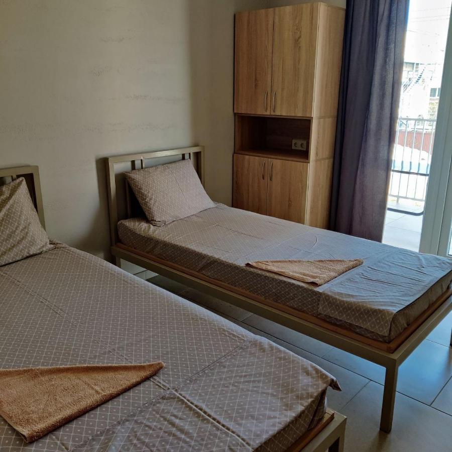 Family Hotel Gribovka Bagian luar foto